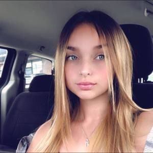 Meet your Posher, Abbey